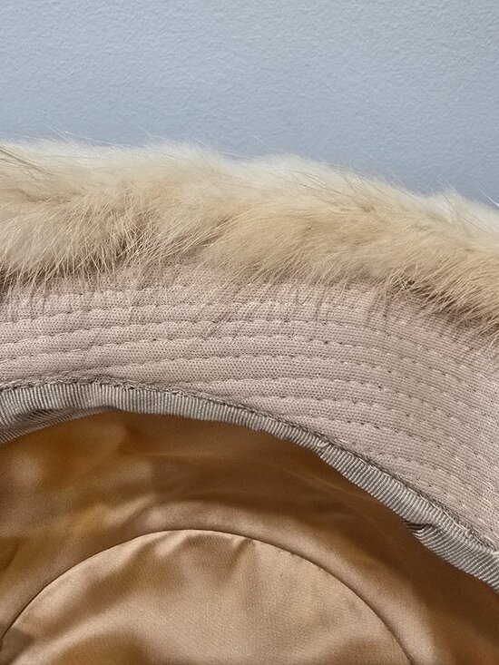 Vintage Real Fur Bucket Hat & Box - Likely Mink, Cream Beige, Mid Century - Picture 9 of 12